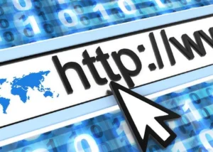 Mauszeiger über dem Schriftzug „http://www“ in der Adresszeile eines Browsers